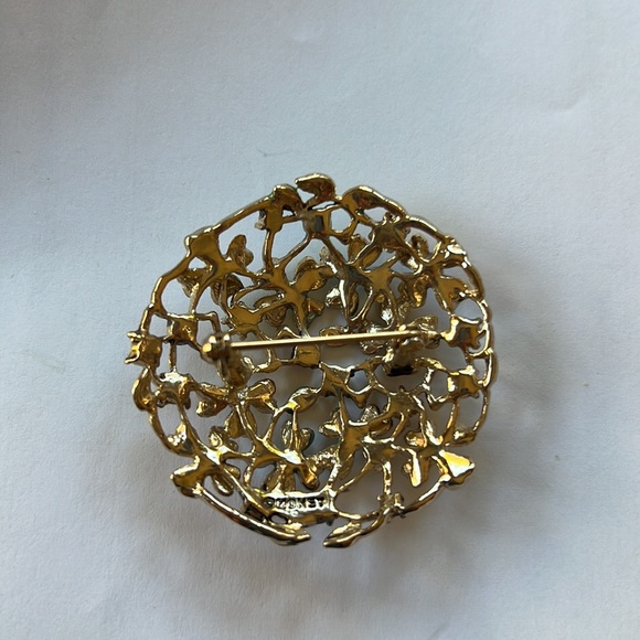 Vintage Monet floral pin brooch - Picture 2 of 2